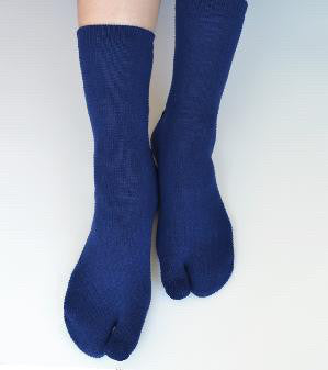 SOUSOU SS23 Tabi Socks (Mid-Calf) / The Sky Is Cold, Winter Comes